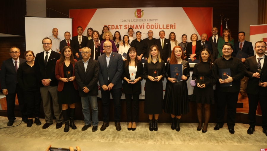 SEDAT SİMAVİ ÖDÜLLERİ GAZETECİ MURAT AĞIREL